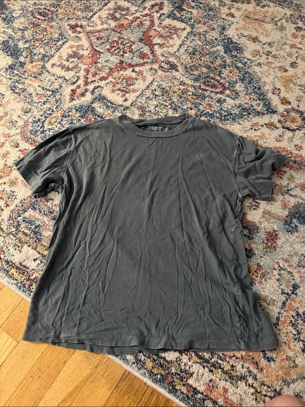 Abercrombie & Fitch Men's Size M Crewneck T-Shirt - Charcoal Gray